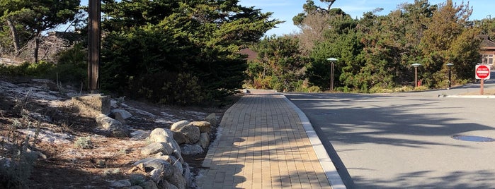 North Longview Lodge - Asilomar is one of สถานที่ที่ Robyn ถูกใจ.