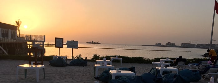 Dubai Marina Beach Resort is one of Tempat yang Disukai Agneishca.