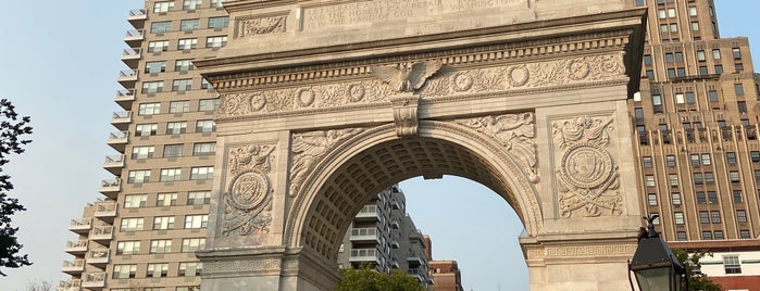 Washington Square Park is one of Orte, die Christina gefallen.