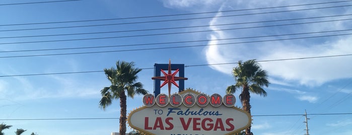 Welcome To Fabulous Las Vegas Sign is one of Christina'nın Beğendiği Mekanlar.