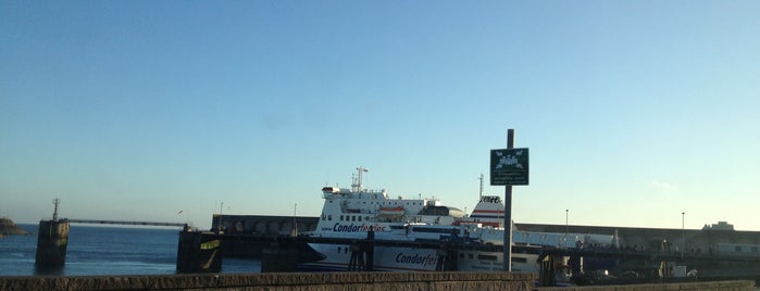 Port of Jersey - Elizabeth Terminal is one of Posti che sono piaciuti a Rus.