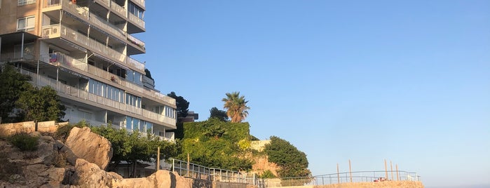 Zhero Beach Club is one of Beach Clubs in Mallorca.