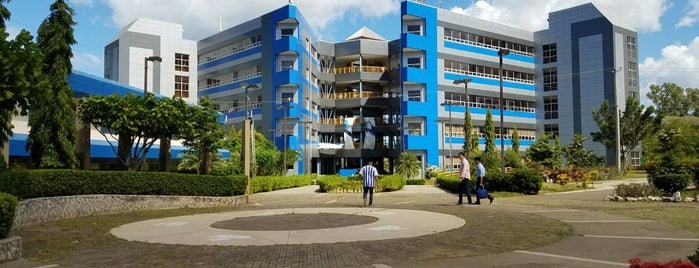 Universidad Nacional de Ingeniería is one of Universidades Nicaragua.