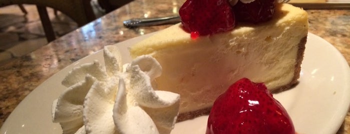 The Cheesecake Factory is one of Oahu <3.