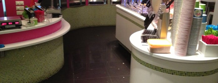 YoYo Frozen Yoghurt is one of Foursquare LV BrandPages HQ.