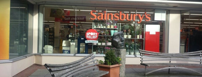 Sainsbury's is one of Orte, die James gefallen.