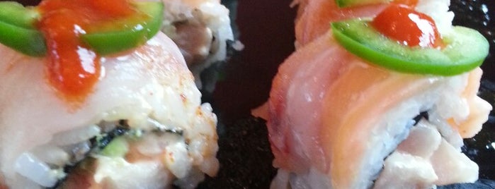 yellowfish sushi is one of Tempat yang Disukai Divya.