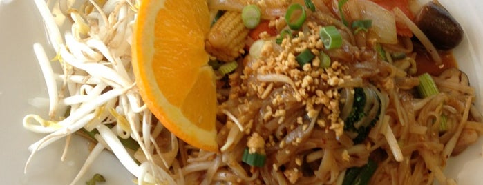 Sila Thai Restaurant is one of The 13 Best Places for Pad Thai in Saint Petersburg.