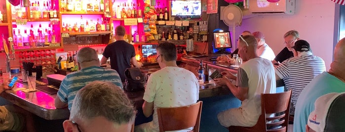 Lucky Star Lounge is one of The 15 Best Places for Draft Beer in Saint Petersburg.