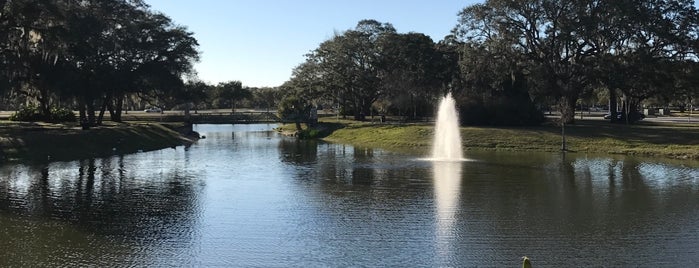 USF Duck Pond & Fountain is one of Kimmieさんのお気に入りスポット.