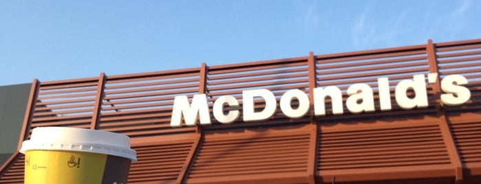 McDonald's is one of Orte, die Adam gefallen.