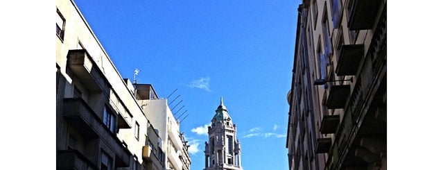 Rua de Ramalho Ortigão is one of Porto.