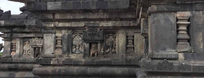 Candi Prambanan (Prambanan Temple) is one of Posti che sono piaciuti a Darsehsri.