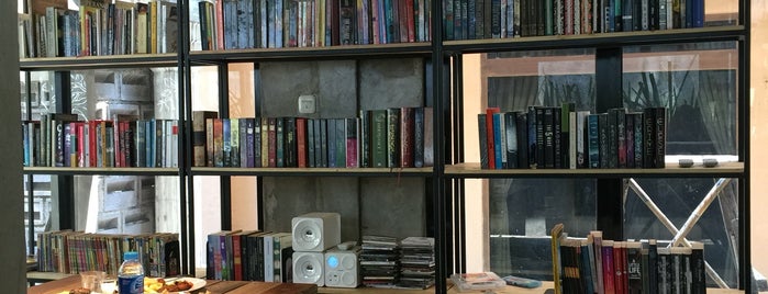 Maraca Books And Coffee is one of Darsehsri'nin Beğendiği Mekanlar.