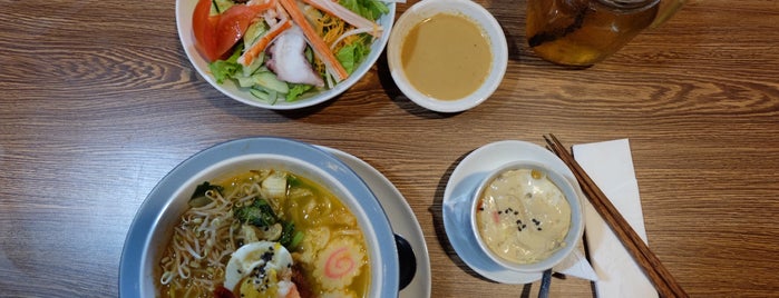 Hatsu Tei Teppanyaki & Sushi is one of Posti che sono piaciuti a Darsehsri.