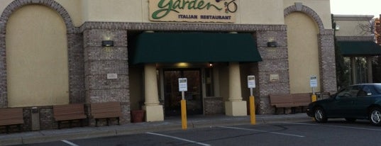 Olive Garden is one of Lugares guardados de Barbara.