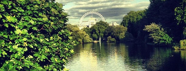 St James's Park is one of Londres.