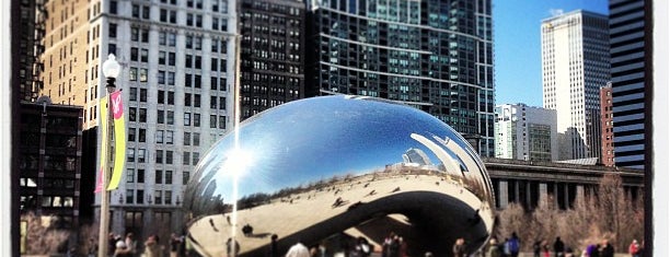 Cloud Gate by Anish Kapoor (2004) is one of Chicago.