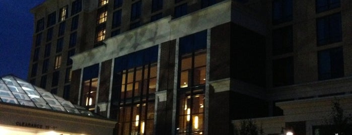 Bloomington-Normal Marriott Hotel & Conference Center is one of Ray'ın Beğendiği Mekanlar.