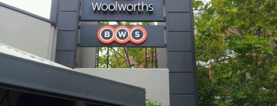 Woolworths is one of Tempat yang Disukai Antonio.
