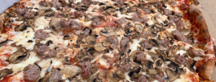Joe's Pizza is one of Tri-State To-Do's + SI.