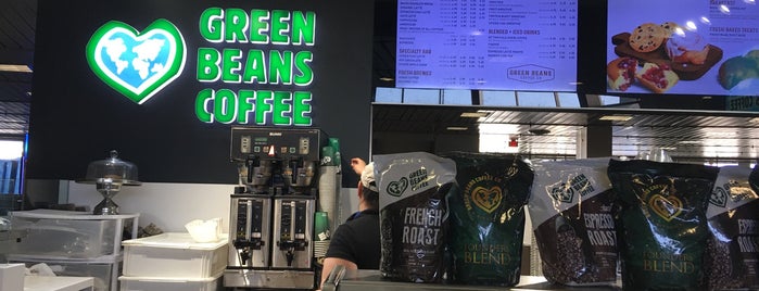 Green Beans Coffee Osteria is one of Posti che sono piaciuti a Chris.