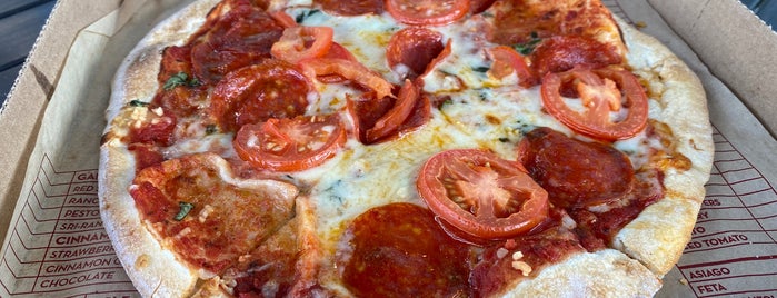 Mod Pizza is one of Lugares favoritos de Seth.