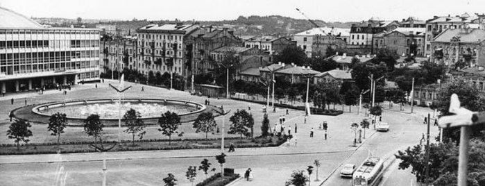 Sportyvna Square is one of Yuliya’s Liked Places.