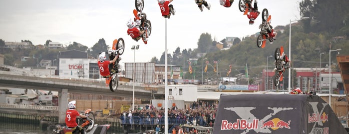 Red Bull X-Fighters Jams is one of походы за бейджами.
