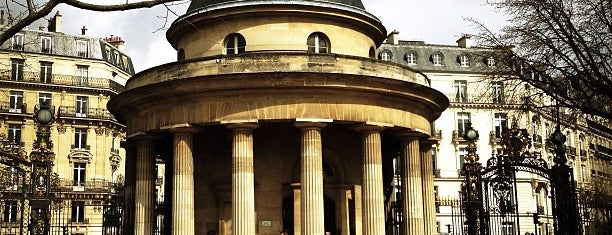 Parc Monceau is one of paris.