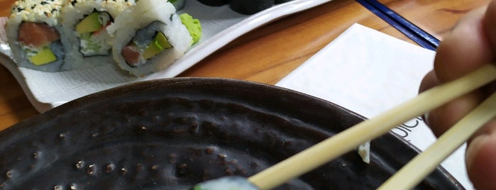 Golden Wok China Restaurant & Sushi is one of Akşam Yemeği.