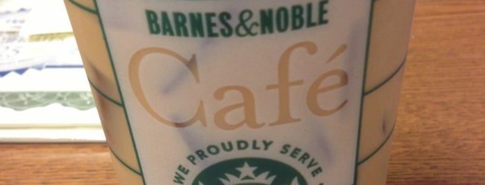 Barnes & Noble Cafe is one of Tempat yang Disukai Nat.
