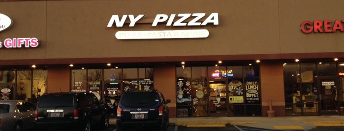 NY Pizza is one of Tempat yang Disukai Mo.