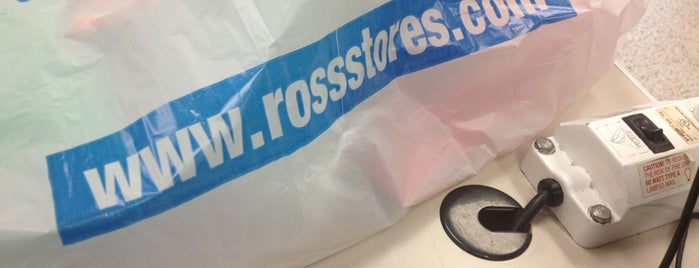 Ross Dress for Less is one of Tempat yang Disukai Mo.