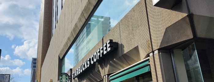 Starbucks is one of 札幌のカフェ.