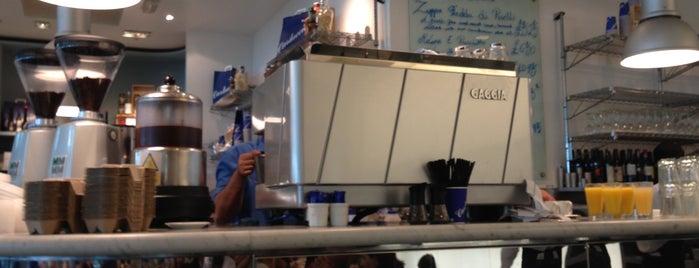 Carluccio's is one of London restaurants.