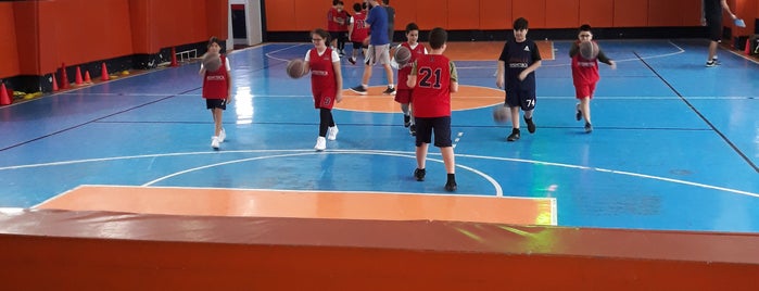 Atakule Basketbol Akademisi is one of สถานที่ที่ Yali ถูกใจ.