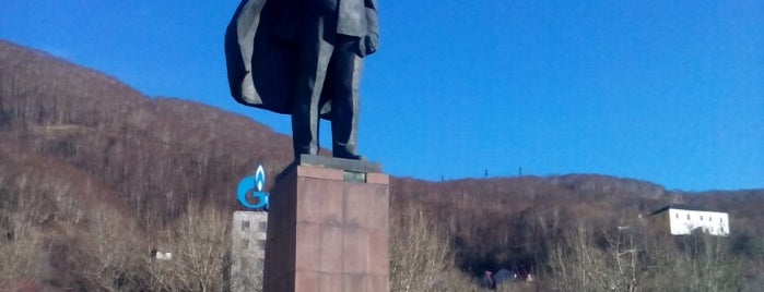 Памятник Ильичу is one of Памятники Ленину.