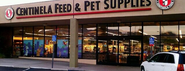 Centinela Feed & Pet Supplies is one of Lieux qui ont plu à Paul.
