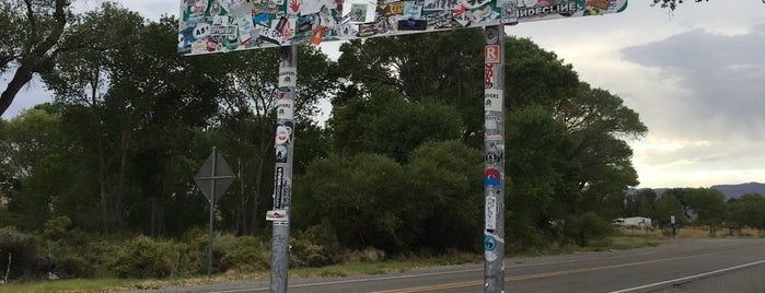 Extraterrestrial Highway is one of Locais salvos de Zak.