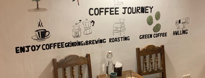 Dream Beans Coffee is one of The 15 Best Cozy Places in Hanoi.