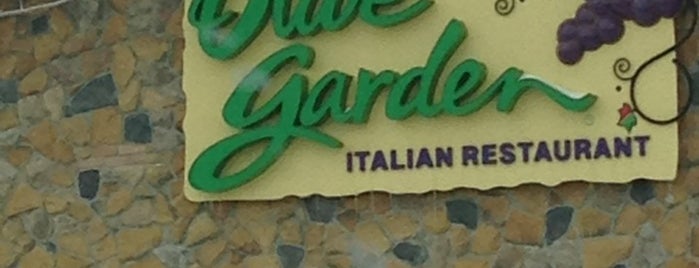 Olive Garden is one of Tempat yang Disukai Cathy.