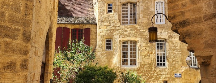 Sarlat-La-Canéda is one of Summer vacation.