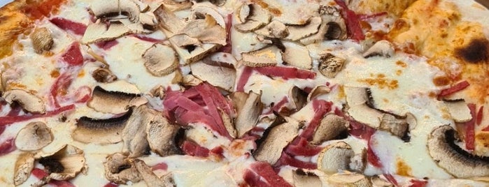 Pizzeria Il Pellicano is one of Onurさんの保存済みスポット.