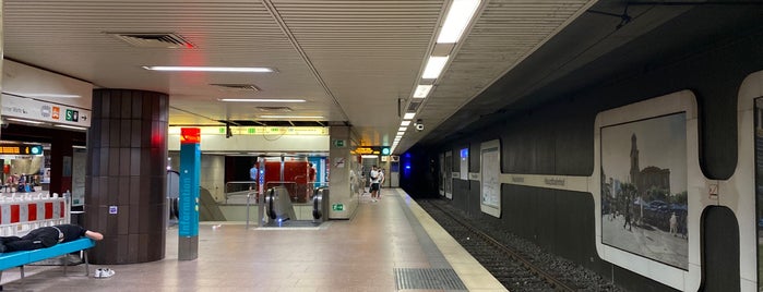 U Hauptbahnhof is one of Bahnhöfe.