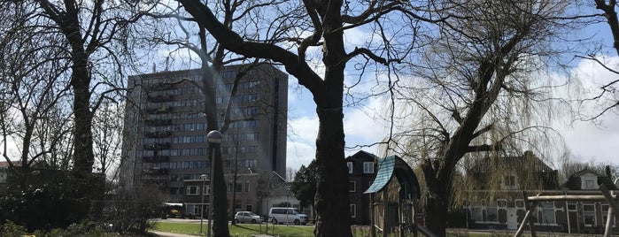 Park Oud Hortuszicht is one of Parks & Outdoors : Leiden.