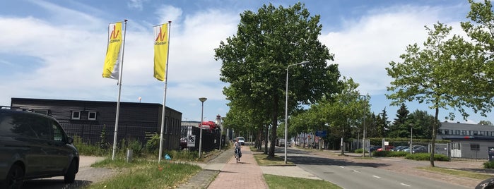Isselt (Industriekwartier) is one of Wijken van Amersfoort.