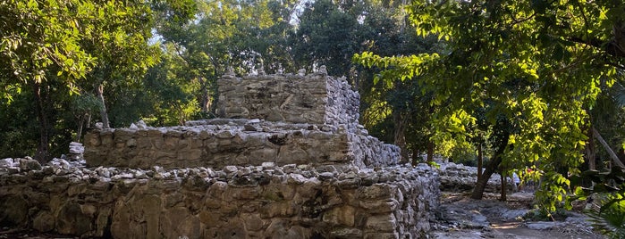 Ruinas Mayas en Playacar II is one of สถานที่ที่ Abel ถูกใจ.