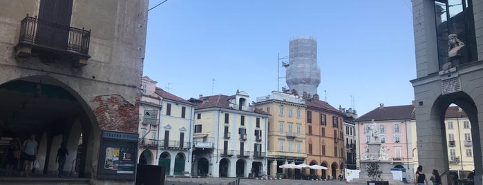 Piazza Cavour is one of Guide to Vercelli's best spots.