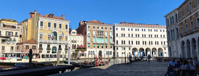 Sotoportego de l’Erbaria is one of Venice 2022.